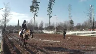 Dubblan & jag rider lektion för Annika  :)  torsdagen den 26/2 2015.