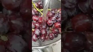 Washing Grapes Fruit #satisfying #asmr #trending #shorts #yummy #sweet #grape #delicious