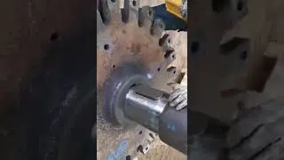 Heat shrinking a big shaft and wheel together. Tolerance is 0.2mm  - will never fall apart 😁👍💪