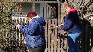 Hongrie Holl&oacute;kő Centre ville / Hungary Holloko City center
