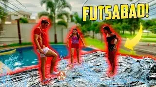 JOGUEI FUTSABÃO DENTRO DA MINHA MANSÃO!!