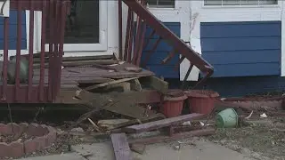 Des Moines street turns into demolition derby after OWI crash