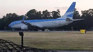 Embraer 190 LV-FPS Skyteam Austral - Boeing 737 800  LV-FUB AA pista 13