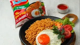 REVIEW OF ORIGINAL JUMBO FRIED INDOMIE #indomie #food #noodles #friedindomie #vlog