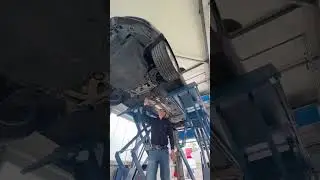 Durchf&uuml;hrung einer Hauptuntersuchung an einem Audi A3 in Hanau