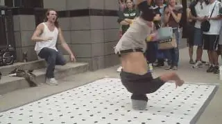 Break Dance on Michigan Ave - Chicago 4