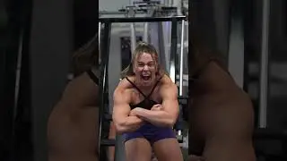 Afraid it&rsquo;s the stress that makes my traps so big 😂💅 #trapezius #muscles #bodybuilding #fitness