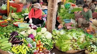 Exploring Phsar Leur in Siem Reap at the Morning | Visiting People Selling Vegetables and Fishes