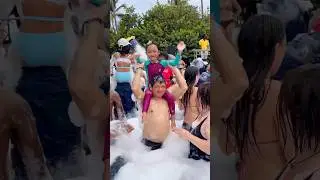 Bubble surprise for her 👧🏻❤️😱