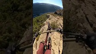 #PROVENCE ☀️ Scouting new places 👌 #Cave #line #Cliff #ride #mtb
