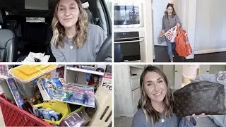 VLOG! CHRISTMAS SHOPPING FOR MY KIDS &  WHAT'S IN MY MAKEUP BAG