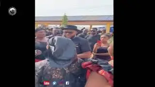 Ahuofe Patri cr&icirc;es at mothers f&ugrave;neral, Kalybos comforts her😳😳😳
