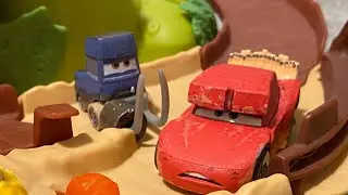 Disney Pixar Cars Cave Lightning McQueen and Pitstoposaurus 2-Pack 2023