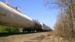 CSX Train Q377 W/3 HLCX SD40-2's at QG 18 (Unionville NY)