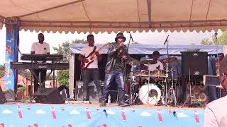 Thomas Chibade perfoming with Mibawa Band