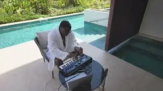Multi Platinum Producer Does INSANE freestyle using Talkbox 🔥