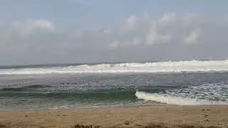 「Gunung kidul」の南海岸の荒波を楽しみましょう  Yogyakarta Indonesia... 