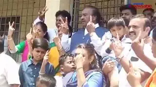 As Karnataka Elections 2018 enters into the second half, BJP's Eshwarappa casts his vote