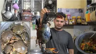 समुन्दर से केकडा 🦀 पकडे & Cooked Crab Curry Masala || Crab Curry Masala Recipe