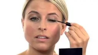 Eyeliner for Defined Lines e l f Precision Liquid Eyeliner