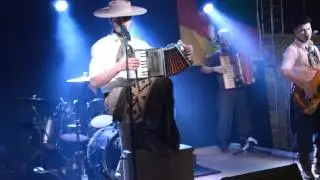Tranco Serrano Interpreta Mano Lima