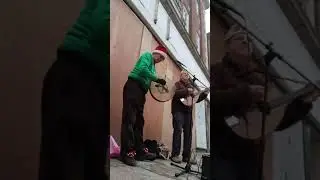 Christmas busking,  Chesterfield Market Square