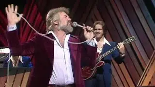 Kenny Rogers - Just Dropped In (To See What Condition My Condition Is In) (live) - January 1979