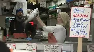 Jamie Edmonds catches fish to bring Lions playoff luck in Seattle