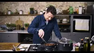 Jamie Oliver Cook's Classic - For professional-style home cooking
