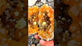 yellow crystals citrine and gold #gemstones #diamond #crystals #jade #gold #agate #petrifiedwood