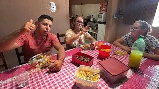 Viemos almoçar na gracinha 🙏🏻gratidão 