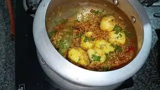 घरगुती मसाले पासून - अंडा पुलाव😋