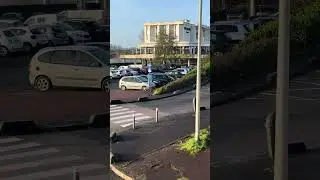 Mercure  bord de loire Nevers : parking ext&eacute;rieur, nature en bord de Loire