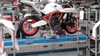 KTM Factory Tour: 2011 RC8R production line - 6