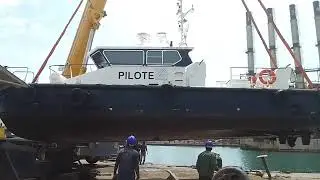 sortir un bateau pilote au port Autonome de Dakar