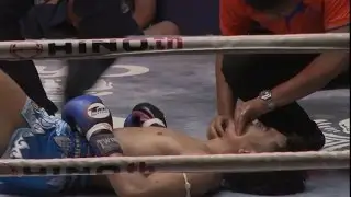 Muay Thai Fight - Yodsila vs Choktawee - New Lumpini Stadium, Bangkok, 25th August 2015
