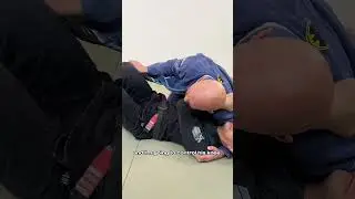 Это один из моих любимых захватов с боковым контролем в ги! #бжж #бразильскоеджиу-джитсу