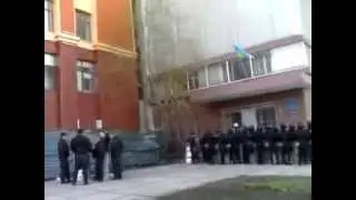 Ukraine War - Riot cops give up security service HQ to Russian subversives in Lugansk Ukraine