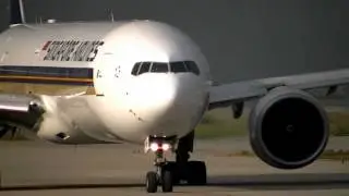 Singapore Airlines Boeing 777-300 takeoff RW25R at Barcelona-El prat [HD]