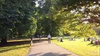 London walk: St James's Park on a summer's evening, via St James's Square, Pall Mall and The Mall