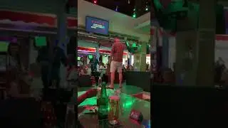 Highway to hell - AC/DC - karaoke sung by Jason of CO3