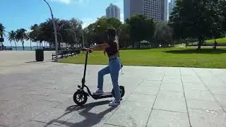 The Freego Hub-less Multi-Speed Electric Scooter