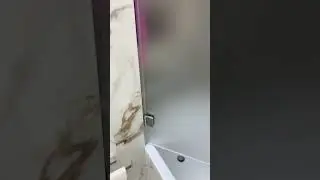 Распашная дверь на ванну от Glass Style Kazan