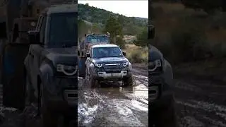 🤯Defender Ka power! 😱 🏴&zwj;☠️ | Extreme Off-Road Test🤯#shorts
