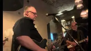 Solo on Red House - 28th Dec ‘25 at Nom with Backwater Blues