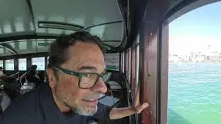 China 360  - Hong Kong - Travessia de Balsa pela Ba&iacute;a