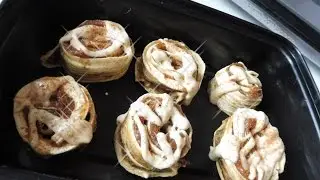 MANY THANX 2 KATE FLOWERS! ME MAKING HER GENIUS HCLF RV CINN. ROLLS