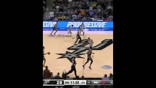 @devin vassell cuts backdoor into the highlight slam!
