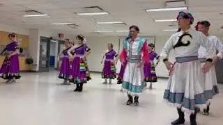 排练舞蹈《娥曼》