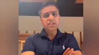 غداروں تمہیں مخبریاں کرکےجی حضوری کرکےکیاملا؟ٹکےکی عزت نہیں،عوام آج بھی الطاف بھائی کےساتھ ہیں